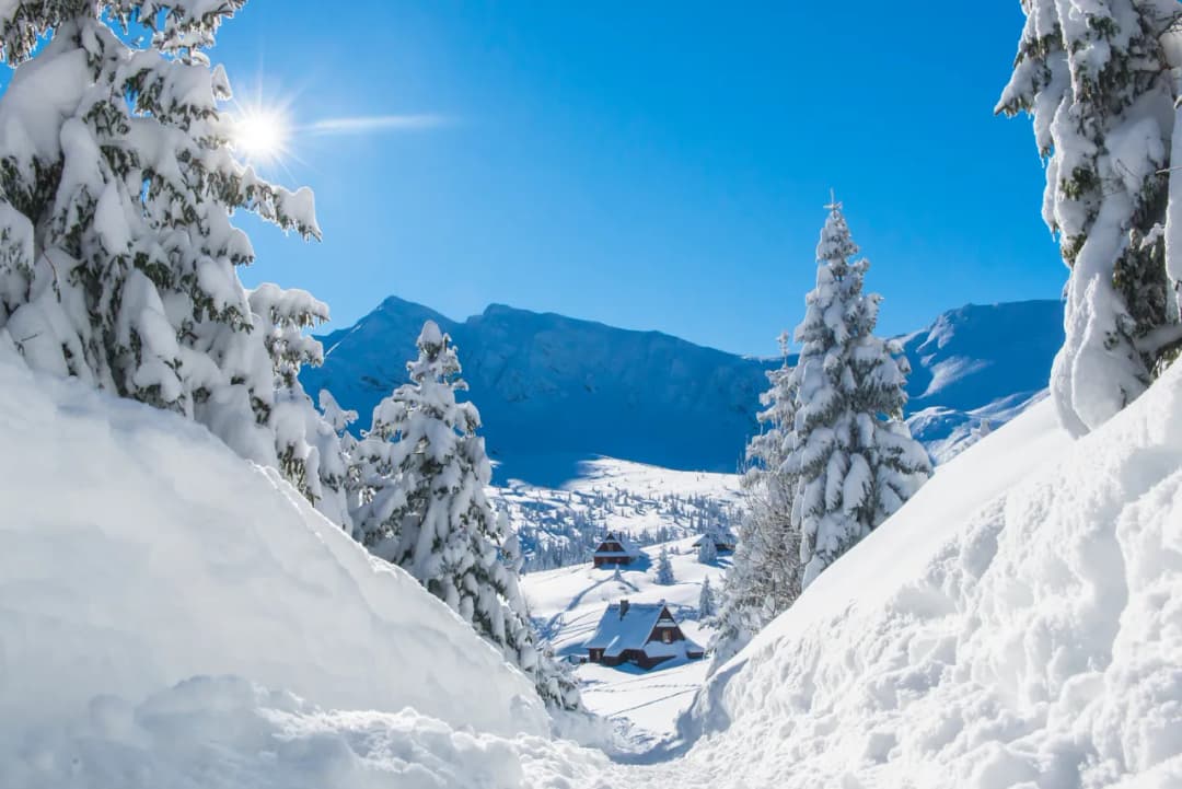Gdzie w góry z małym dzieckiem zimą? Odkryj bezpieczne miejsca na wyjazd