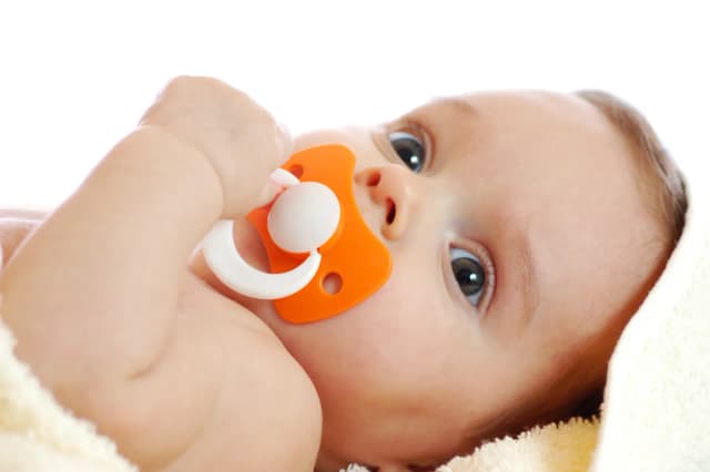 Jaki smoczek dla 3 miesięcznego dziecka? Bezpieczne wybory dla malucha