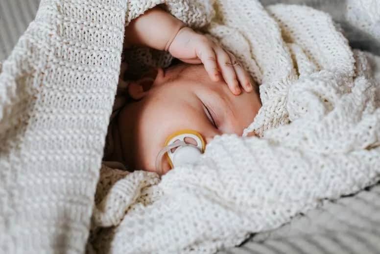 Kiedy oduczyć dziecko smoczka? Kluczowe wskazówki i porady